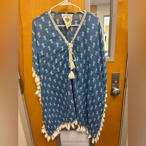 Love Blue and White Pineapple Print Garment